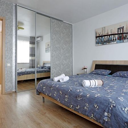 Cozy Apartment With A View Bucureşti Ngoại thất bức ảnh