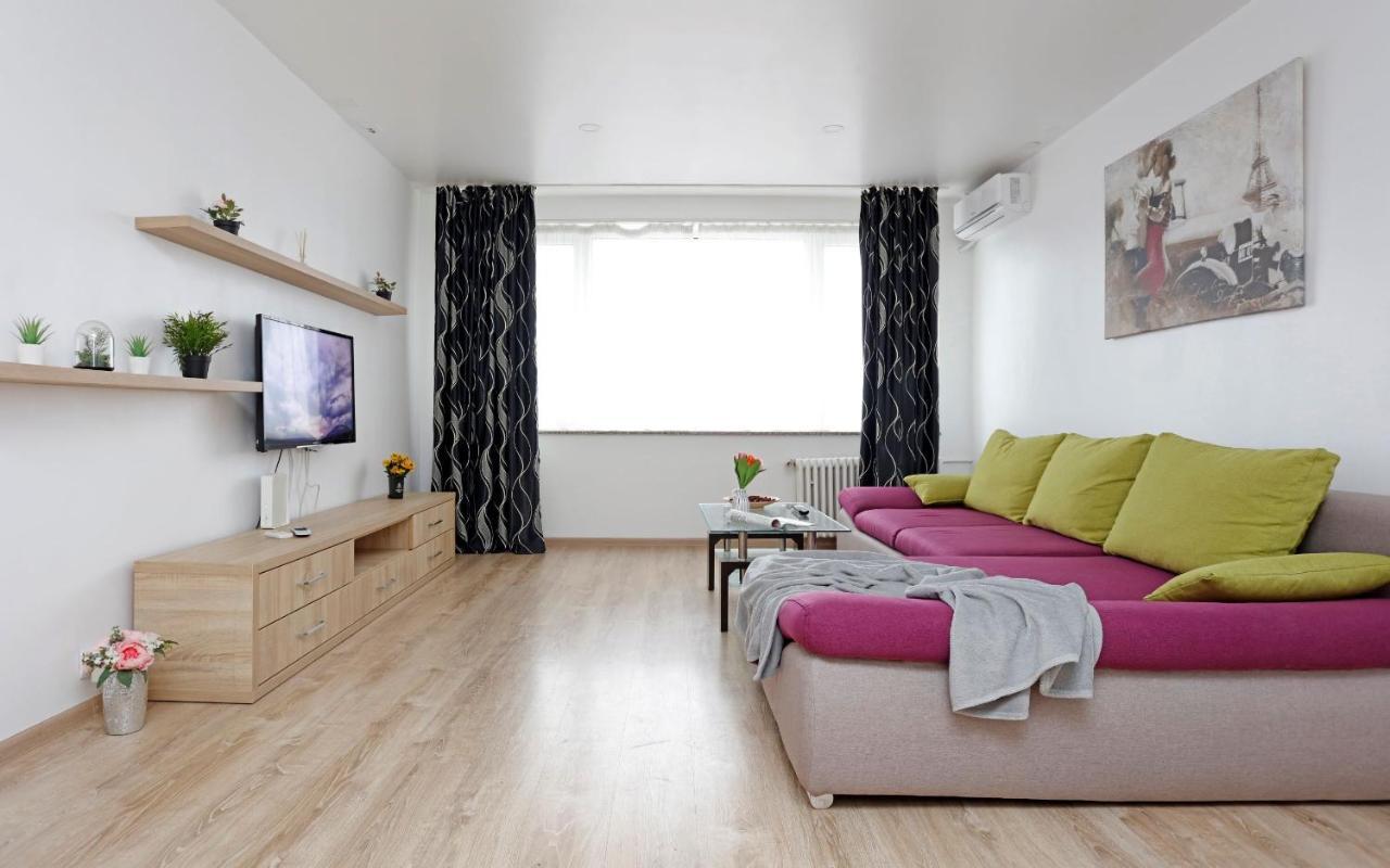 Cozy Apartment With A View Bucureşti Ngoại thất bức ảnh